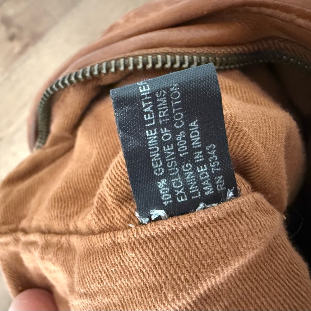 Elegant Brown Woven Leather Shoulder Bag - Picture 6 of 6